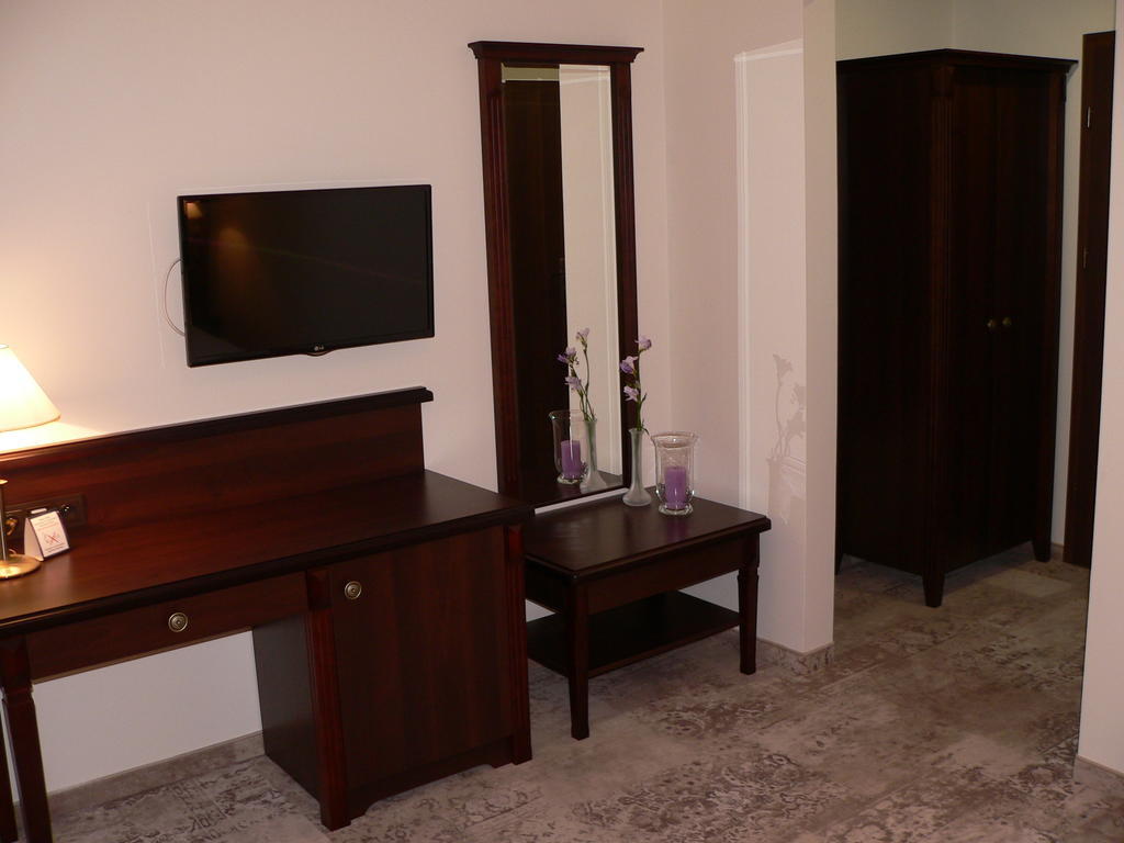 Hotel Bialy Dwor Окунинка Номер фото