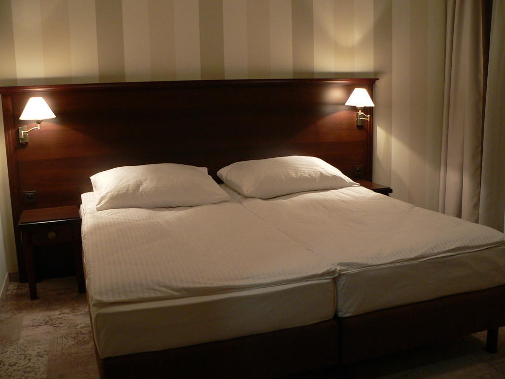 Hotel Bialy Dwor Окунинка Номер фото